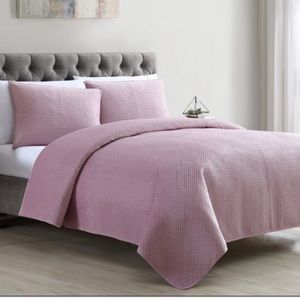 Plush Waffle Micromink Bedspread